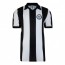 Форма футбольного клуба Ньюкасл Юнайтед Кевин Киган 1982 (комплект: футболка + шорты + гетры) - Форма футбольного клуба Ньюкасл Юнайтед Кевин Киган 1982 (комплект: футболка + шорты + гетры)