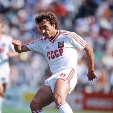 Форма сборной СССР по футболу гостевая 1985 (комплект: футболка + шорты + гетры) 