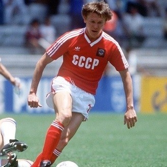Форма сборной СССР по футболу домашняя 1982/1984 (комплект:футболка + шорты + гетры) 